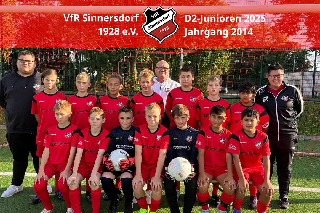 Mannschaftsfoto der E2-Junioren aus der Saison 23/24 Mannschaftsfoto der E2-Junioren mit den Trainern Denise Ströbelt und Maurice Müller aus der Saison 25/26