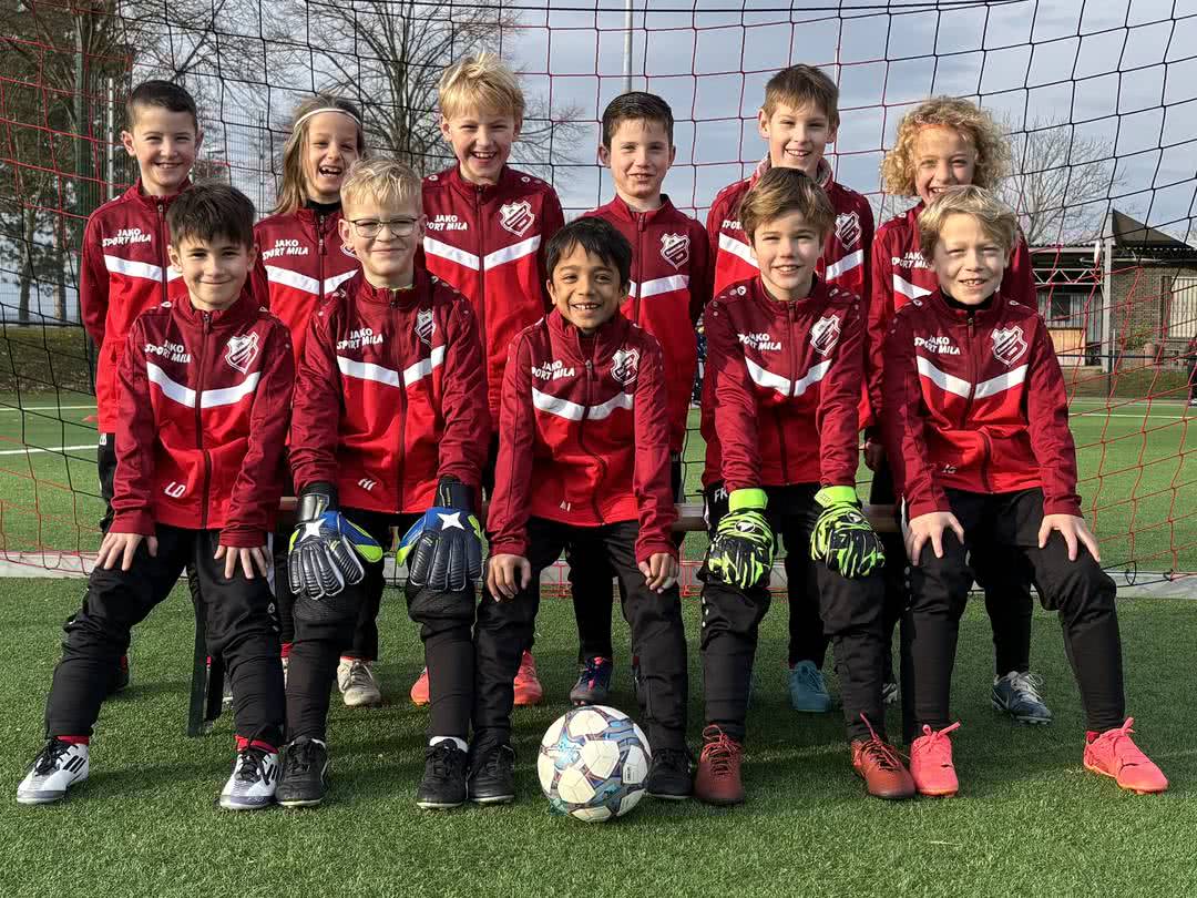 Mannschaftsfoto der F-Junioren 2024/25